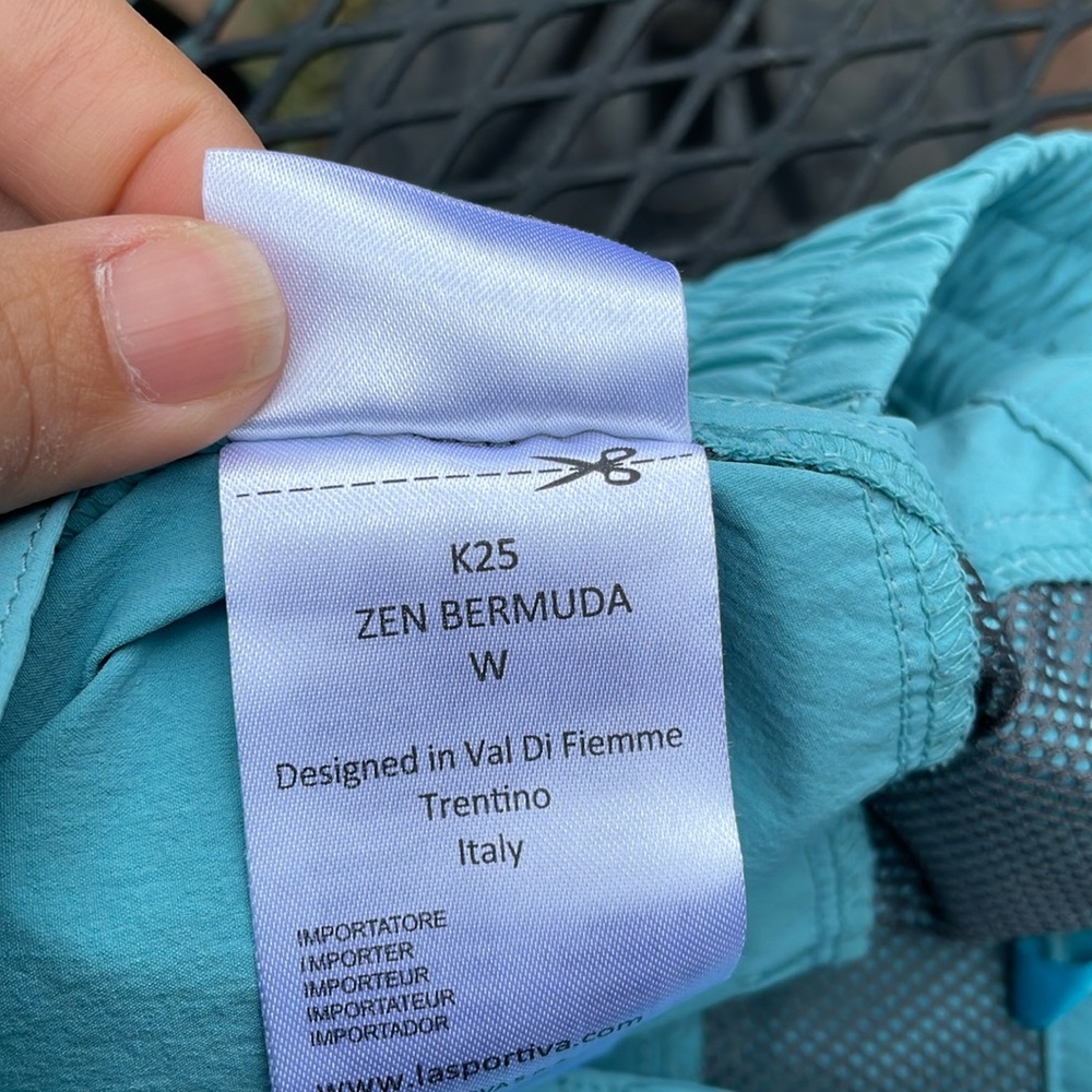 La Sportiva Women's Zen Bermuda light Blue Shorts - Picture 7 of 11